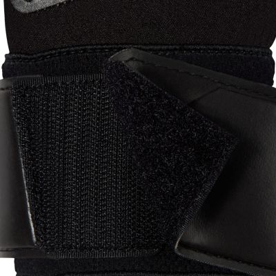 5. Rękawice bramkarskie Nike Grip3 czarno-czerwono-białe HQ0256 010