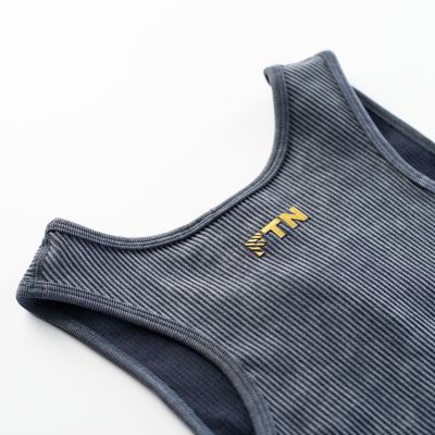 4. Damska koszulka bez rękawów FIT SEAMLESS TOP
