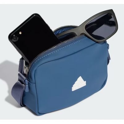 3. Saszetka torba adidas PU ESS Bag IT1948