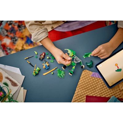 7. LEGO Ninjago 71862 - Smoczy mech Lloyda
