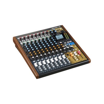 11. Tascam Model 12 - 10-kanałowy mikser z 12-ścieżkowym rejestratorem