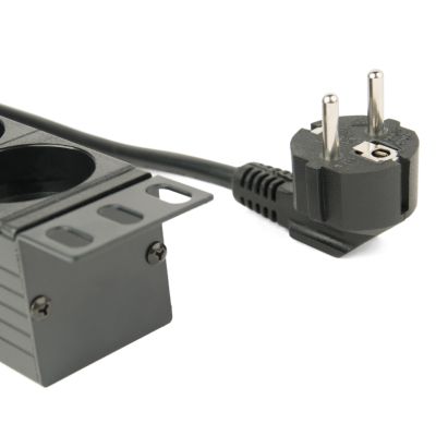 4. GEMBIRD LISTWA ZASILAJĄCA RACK 19" PDU EG-PDU-014 1U, 16A, 8X SCHUKO, KABEL 3M