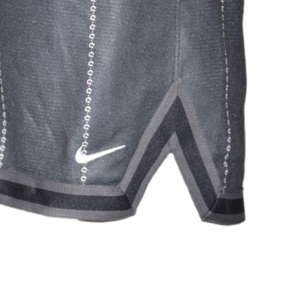 5. Spodenki Nike DNA Seasonal 10 Inch Shorts - DQ6087-010