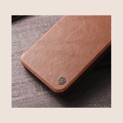 17. Nillkin Qin Leather Pro Case etui do Samsung Galaxy S22+ (S22 Plus) osłona na aparat kabura pokrowiec obudowa z klapką brązowy