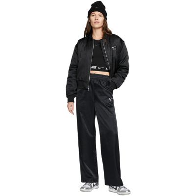 3. Kurtka damska Nike Air Bomber czarna DV4372 010