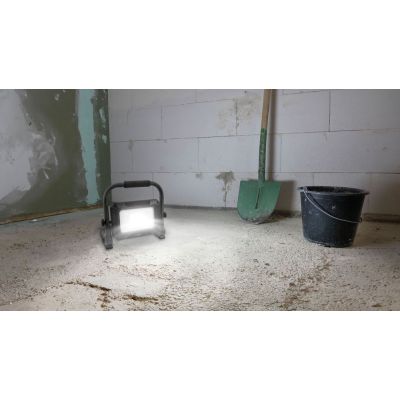 9. Przenośne światło przemysłowe Ansmann FL50W-R 50 W 4500 lm światło dzienne