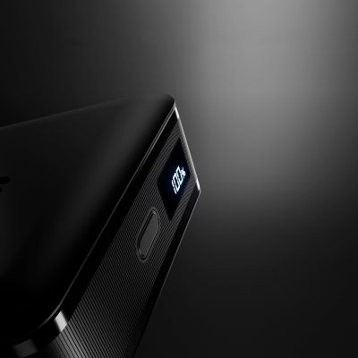 8. Powerbank SBS HD 30W 10000mAh USB-C z wyświetlaczem LCD - czarny