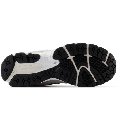 4. Buty New Balance unisex M2002WD