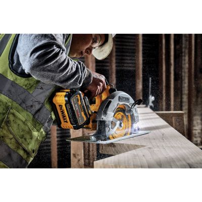 6. DeWALT DCS573NT-XJ przenośna pilarka tarczowa