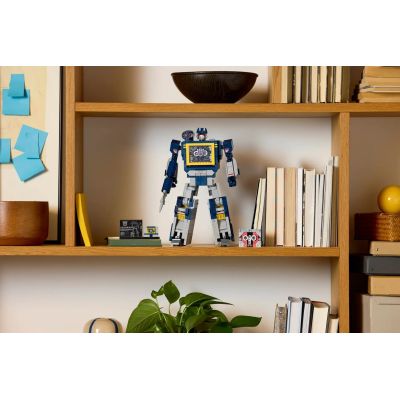 15. LEGO 10358 ICONS - Transformers: Soundwave