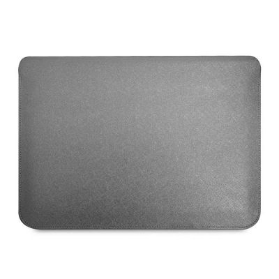 3. Pokrowiec Guess Saffiano Triangle Logo na laptopa 16'' - srebrny