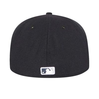 5. Czapka z daszkiem New Era 59FIFTY MLB NY New York Yankees Authentic On Field Game - 12572841