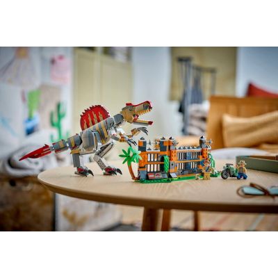 13. LEGO Jurassic World 77982 - Ucieczka spinozaura