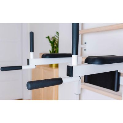 3. DRABINKA GIMNASTYCZNA DREWNIANO METALOWA Z DRĄŻKIEM, ŁAWKĄ I AKCESORIAMI BENCHK 233W