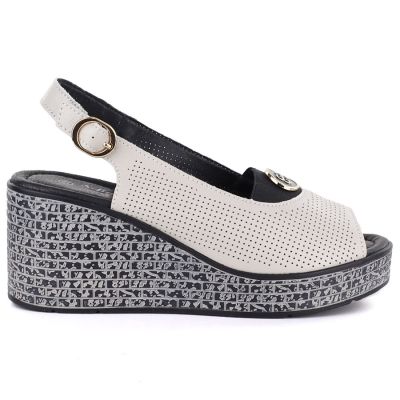 2. Skórzane sandały damskie na koturnie ażurowe beżowe S.Barski  7010