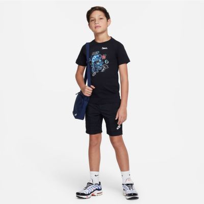 3. Koszulka Nike Sportswear Jr DX9526-010