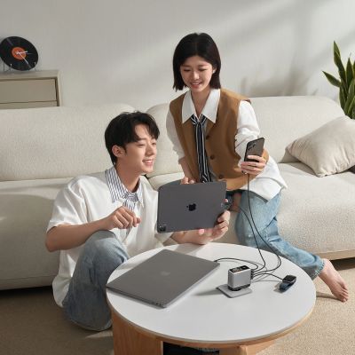 10. Ładowarka sieciowa Cuktech AD1204U 120 W z wyświetlaczem i kablem USB-C - srebrna