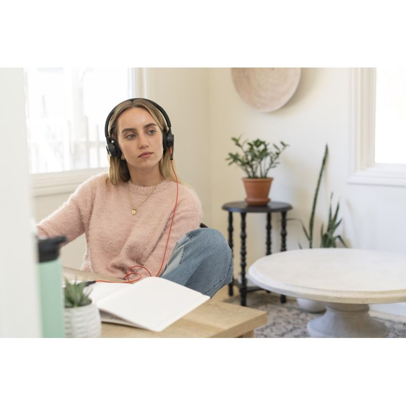 269. Zestaw słuchawkowy POLY Blackwire 8225 Stereo 8X225AA USB-C z certyfikatem Microsoft Teams + przejściówka USB-C/A