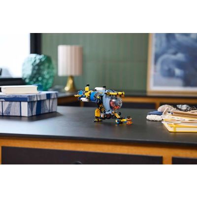 8. LEGO TECHNIC 42201 Technic Badawcza łódź podwodna