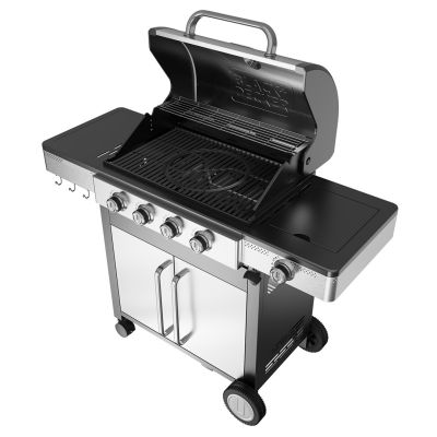 4. Grill gazowy Black+Decker BXOG16550E (4 palniki x 3.6 kW + 1 palnik 2.1 kW)
