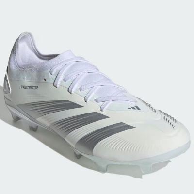 4. Buty piłkarskie adidas Predator Pro FG M IG7778