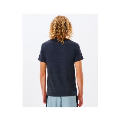 3. T-Shirt RIP CURL Vaporcool Seamless Tee czarny