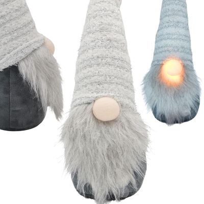 SKRZAT GNOM Z DŁUGĄ BIAŁĄ CZAPKĄ I ŚWIĘCĄCYM NOSEM 42CM