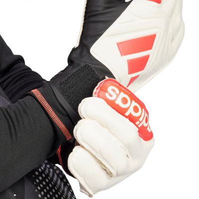 4. Rękawice bramkarskie adidas Copa Club Goalkeeper M JH3789