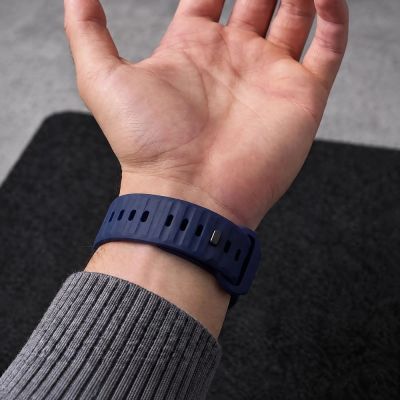 5. Pasek Tech-Protect Silicone Line na Apple Watch 44 / 45 / 46 / 49 mm - granatowy