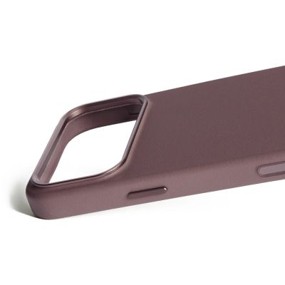 6. Mujjo Leather Case - etui skórzane do iPhone 17 Pro Max kompatybilne z MagSafe (bronze red)