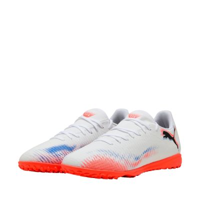 8. Buty piłkarskie Puma Future 8 Play TT 108605 01