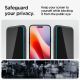 10. Szkło hartowane Spigen Glas.tR EzFit prywatyzujące na iPhone 15 / 16 z adapterem (2 szt.)