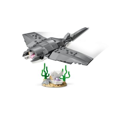 5. LEGO CREATOR 3 W 1 31381 Groźny rekin i skrzynia ze skarbem