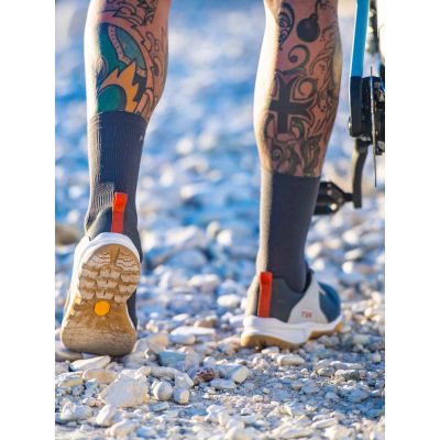 4. Buty rowerowe NORTHWAVE Freeland ciemny szary/piaskowy