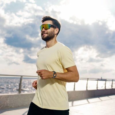 3. Pasek Tech-Protect MilaneseBand do Samsung Galaxy Watch 4 / 5 / 5 Pro / 6 / 7 / FE - złoty