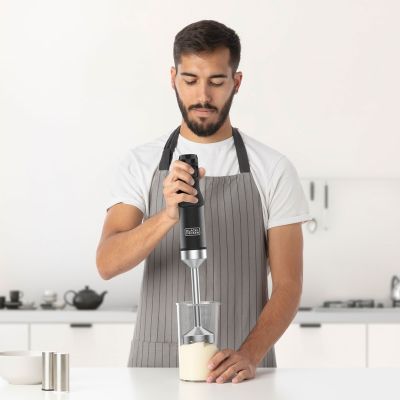 13. Blender ręczny Black+Decker BXHBA1501E