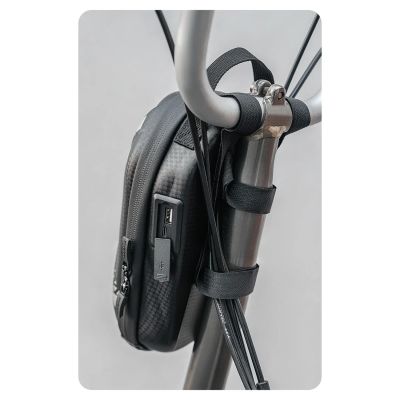11. Torba Rockbros 3011006301 na kierownicę roweru lub hulajnogi 1,3 l - czarna