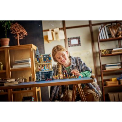 12. LEGO Harry Potter 76463 Zamek Hogwart: skrzydło szpitalne