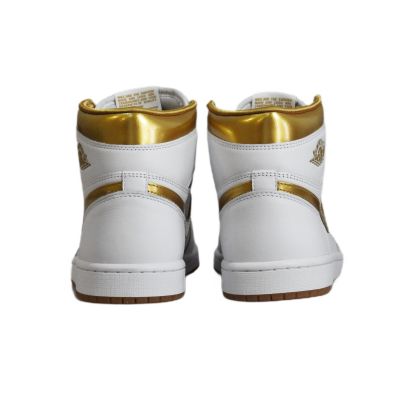 8. Buty sportowe damskie WMNS Air Jordan 1 Retro High OG  - FD2596-107