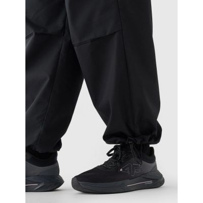 4. Spodnie casual parachute oversize damskie 4F 4FRSS24TTROF1330-20S