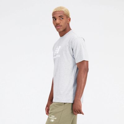 2. Koszulka  New Balance t-shirt Essentials Stacked Logo Co M MT31541AG