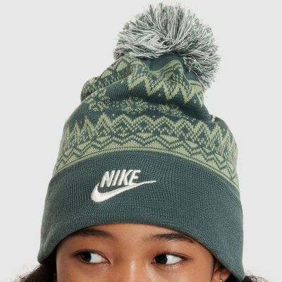 2. Czapka Nike Peak HF0188-338