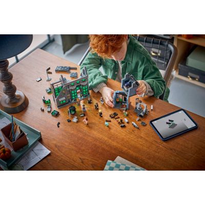 7. LEGO Harry Potter 76471 - Magiczne sklepy na ulicy Śmiertelnego Nokturnu