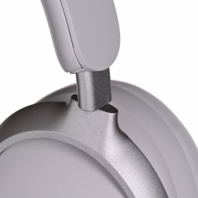 12. Słuchawki Bose QC Ultra white