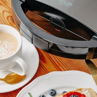 9. Opiekacz do kanapek ADLER AD 3069