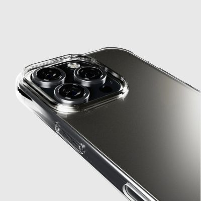 7. Etui SBS Skinny Cover na iPhone 16 Pro Max - przezroczyste