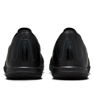 4. Buty piłkarskie Nike Zoom Mercurial Vapor 16 Academy IC M FQ8434-002