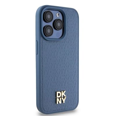 4. Etui DKNY Leather Monogram Pattern Metal Logo MagSafe na iPhone 15 Pro - niebieskie