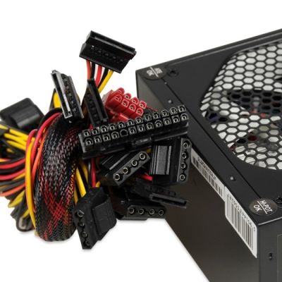 8. Zasilacz IBOX AURORA 600W 14 CM FAN ZIA600W14CMBOX