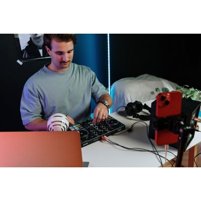 13. Hercules 4781119 kontroler programowy DJ